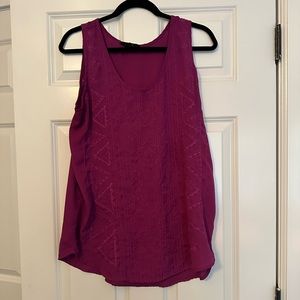 G&W woman’s tank top size large